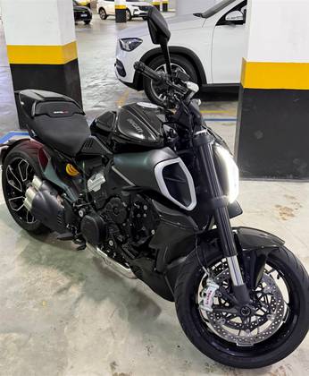 DUCATI DIAVEL V4 